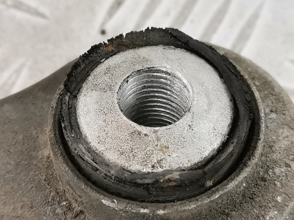 Рычаг задний правый MERCEDES-BENZ CLS-Class C219 2004-2010