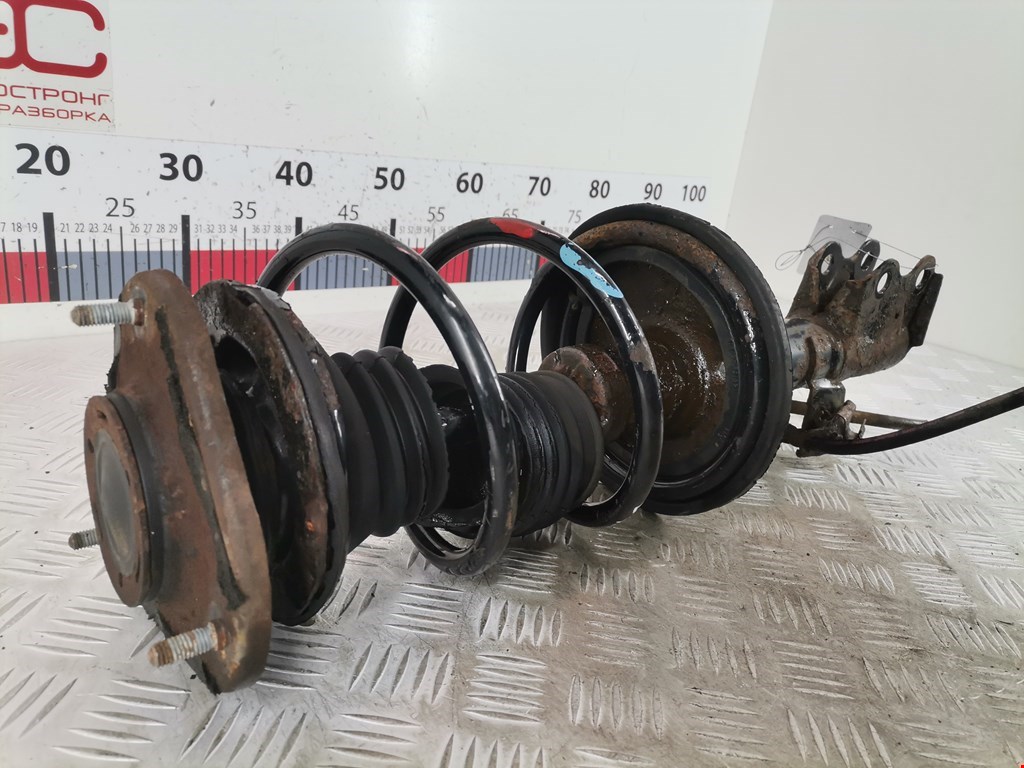 Амортизатор передний левый TOYOTA Prius II XW20 2003-2012