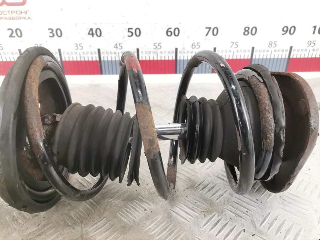 Амортизатор передний правый TOYOTA Prius II XW20 2003-2012