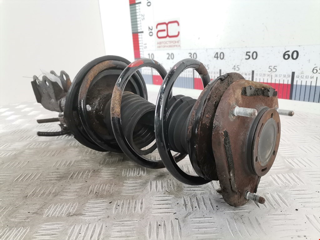 Амортизатор передний правый TOYOTA Prius II XW20 2003-2012