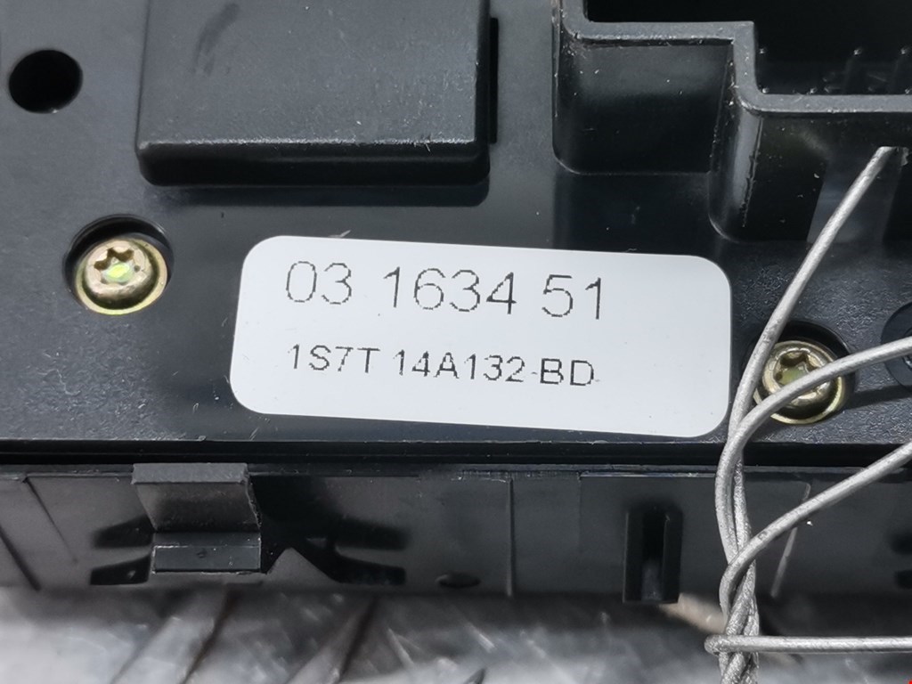 Блок управления стеклоподъемниками FORD Mondeo III 2000-2007