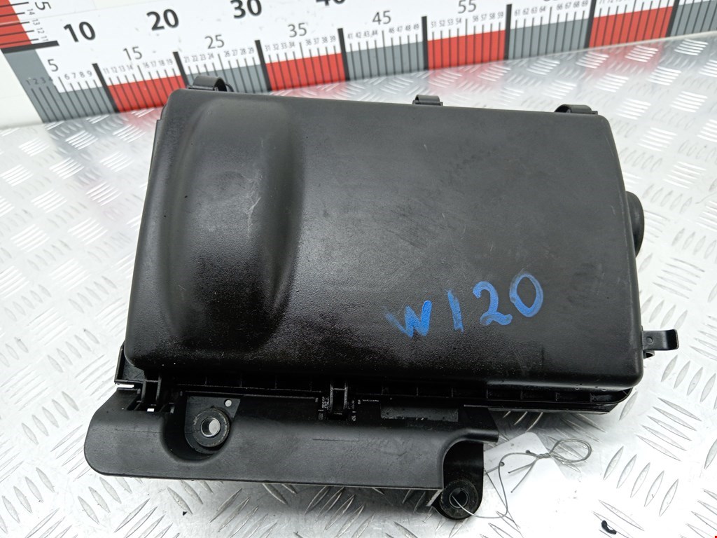 Корпус воздушного фильтра TOYOTA Prius II XW20 2003-2012