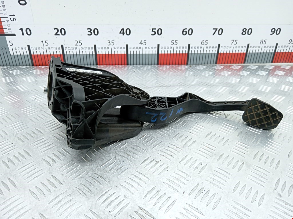 Педаль сцепления VOLKSWAGEN Passat B6 2005-2011