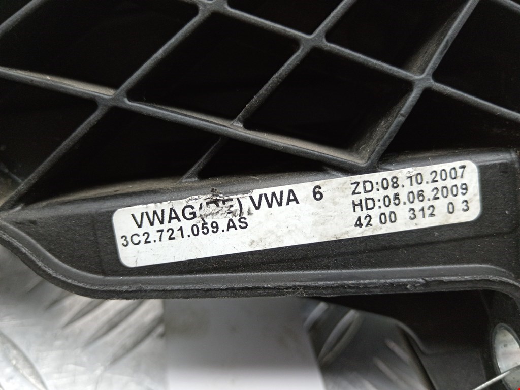 Педаль сцепления VOLKSWAGEN Passat B6 2005-2011