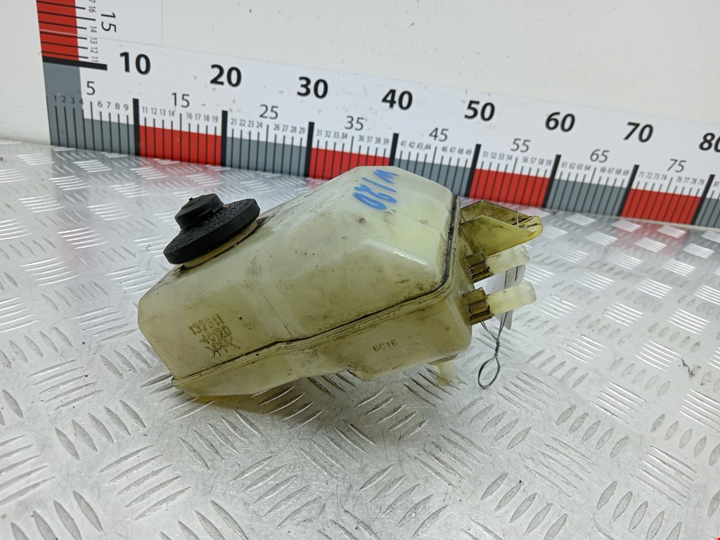 Бачок главного тормозного цилиндра TOYOTA Prius II XW20 2003-2012