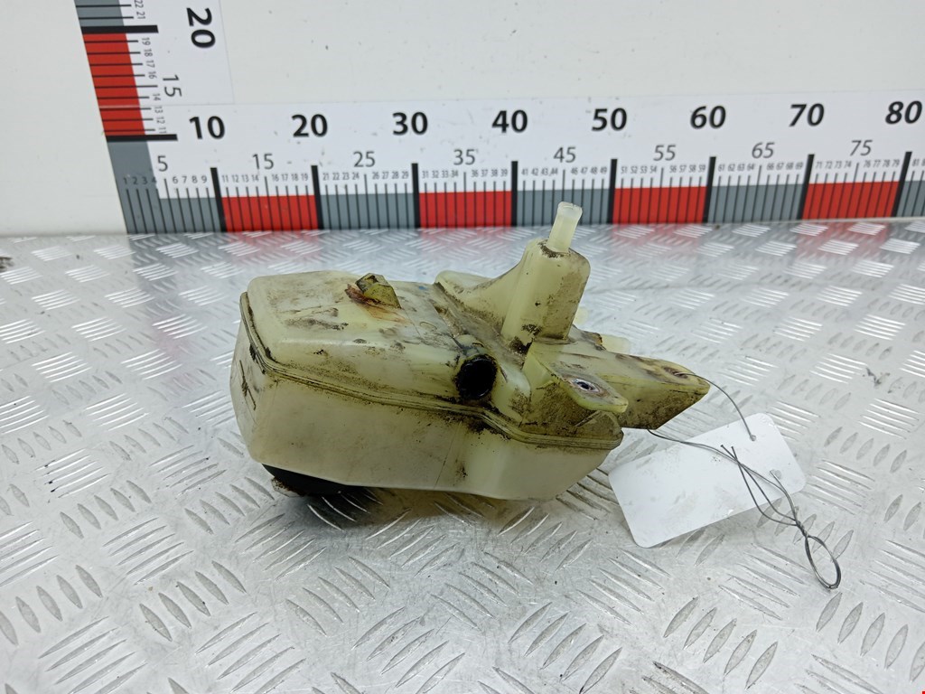 Бачок главного тормозного цилиндра TOYOTA Prius II XW20 2003-2012