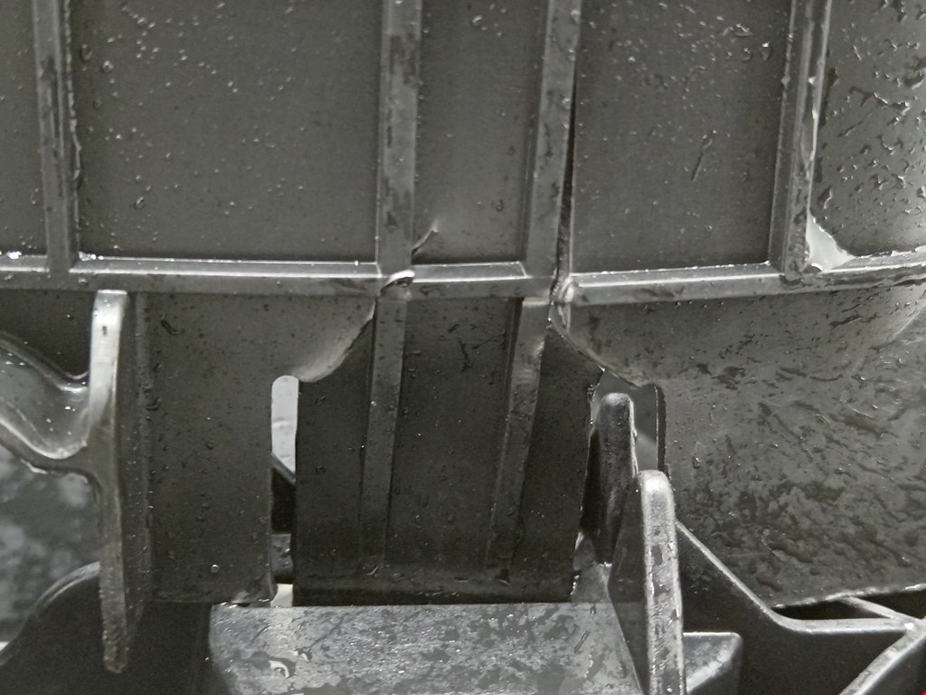 Крепление АКБ (корпус/подставка) VOLKSWAGEN Golf V 2003-2009