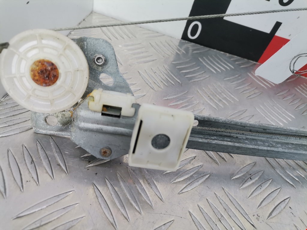 Стеклоподъемник задний левый MERCEDES-BENZ C-Class C-klasse W202 1993-2000