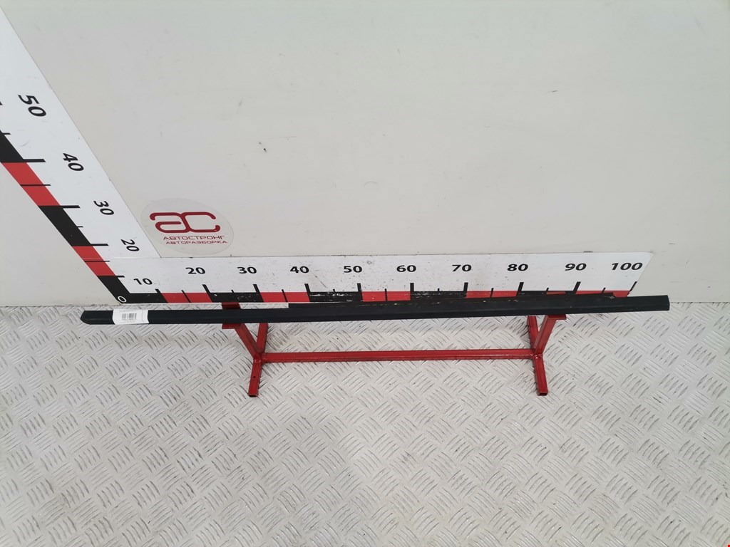 Накладка декоративная (молдинг) стекла двери задней правой Mercedes C-Class (W202) (1993-2001)