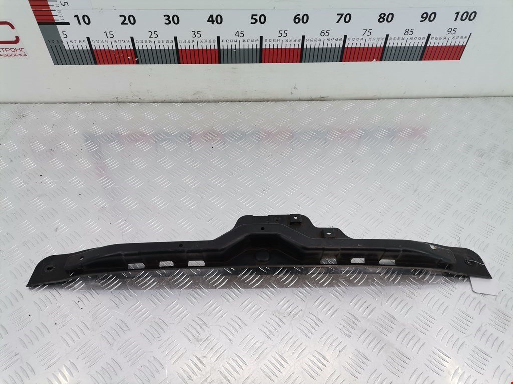 Кронштейн заднего бампера центральный FORD Fiesta 2008-2012