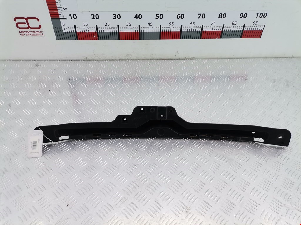 Кронштейн заднего бампера центральный FORD Fiesta 2008-2012