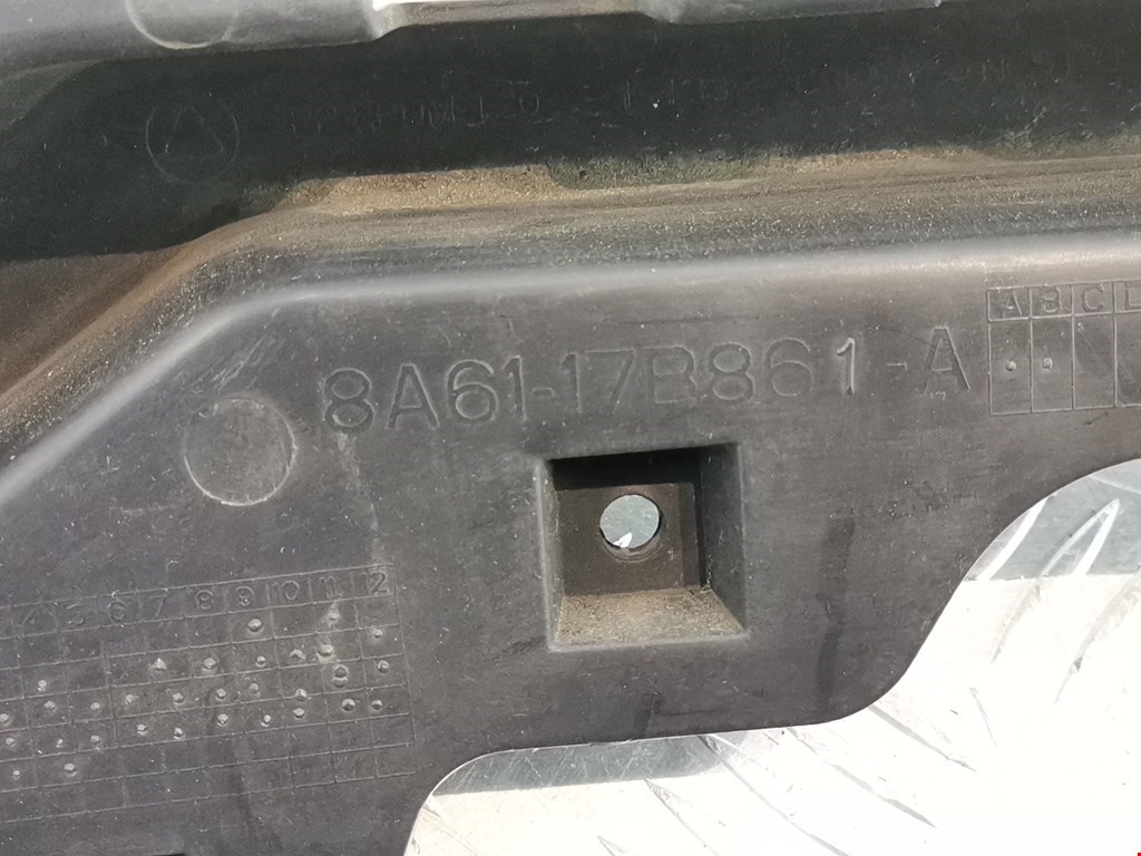 Кронштейн заднего бампера центральный FORD Fiesta 2008-2012