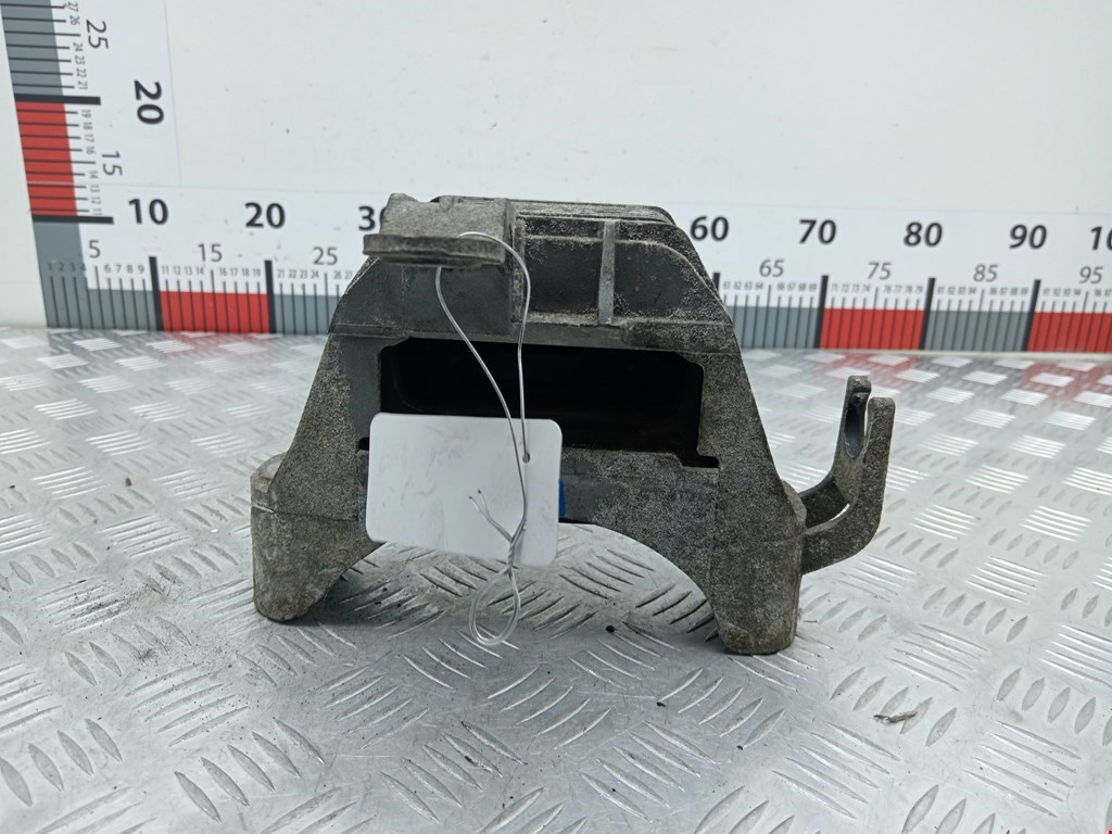 Подушка (опора) крепления двигателя Opel Astra J (2009-2018)