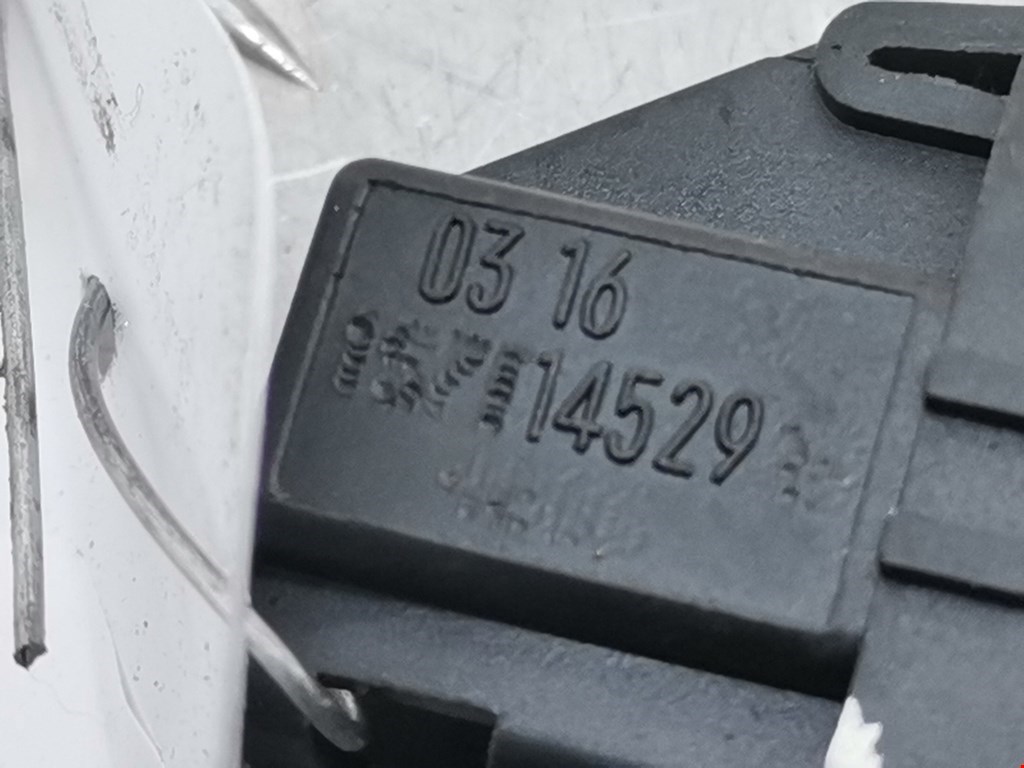 Кнопка стеклоподъемника FORD Mondeo III 2000-2007