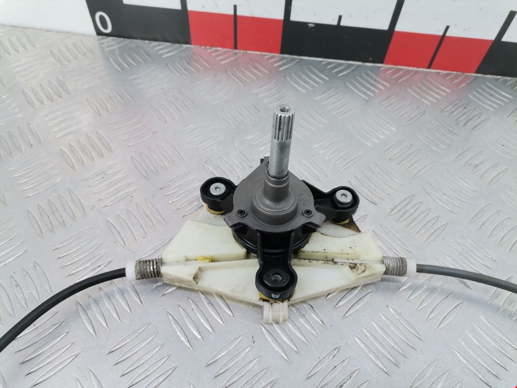 Стеклоподъемник задний левый AUDI A4 B6 2001-2005