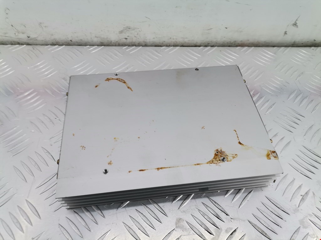 Усилитель акустической системы CHRYSLER 300 C 2004-2010