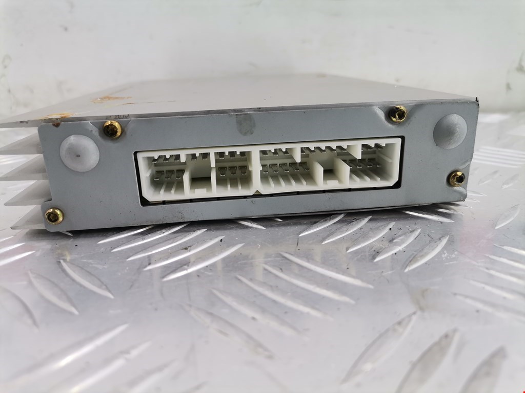 Усилитель акустической системы CHRYSLER 300 C 2004-2010