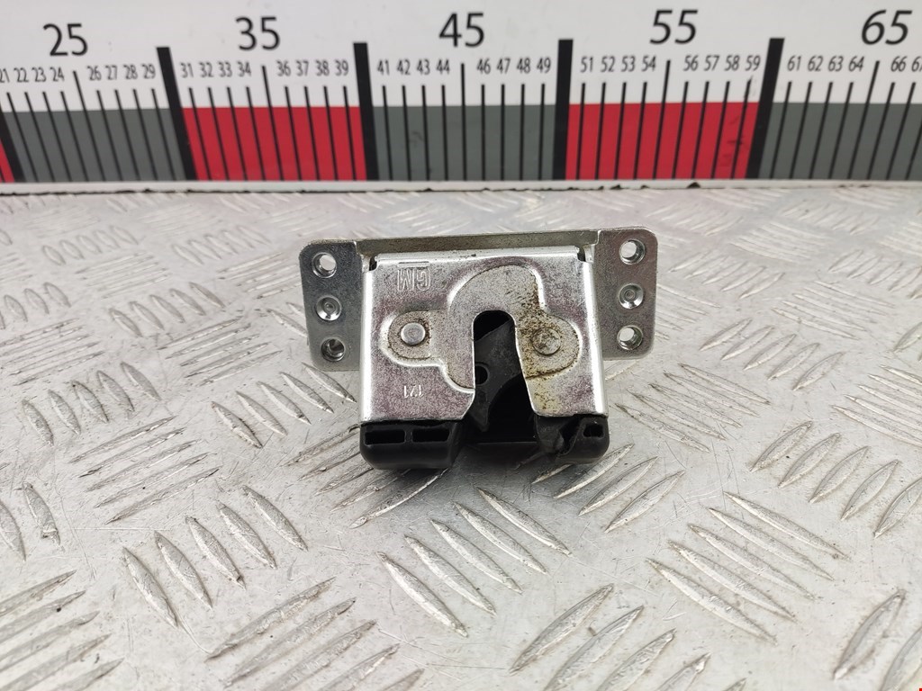 Замок багажника (крышки двери) OPEL Meriva A 2003-2010