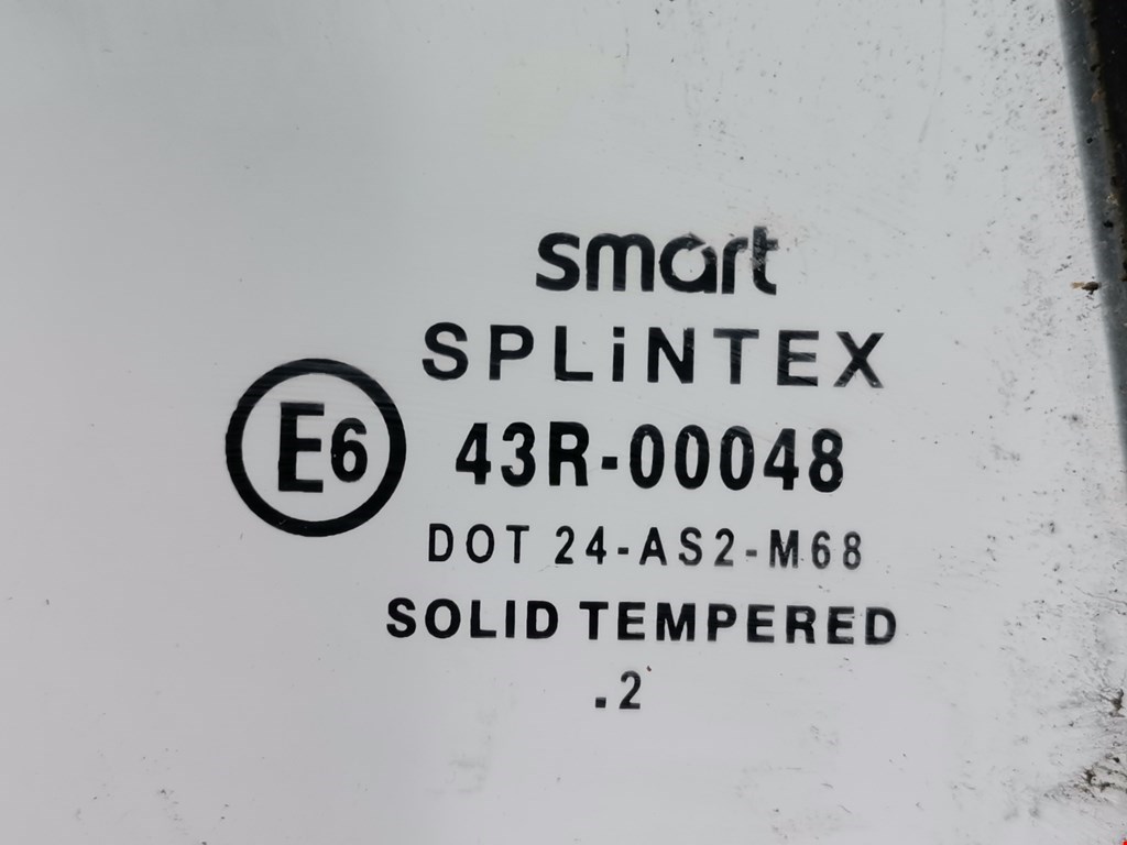Стекло двери передней правой (форточка) SMART Fortwo/City W453 2014-н.в.