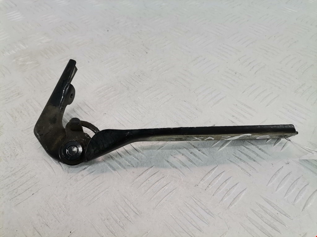 Петля капота правая Volkswagen Passat 5 (1996-2000)