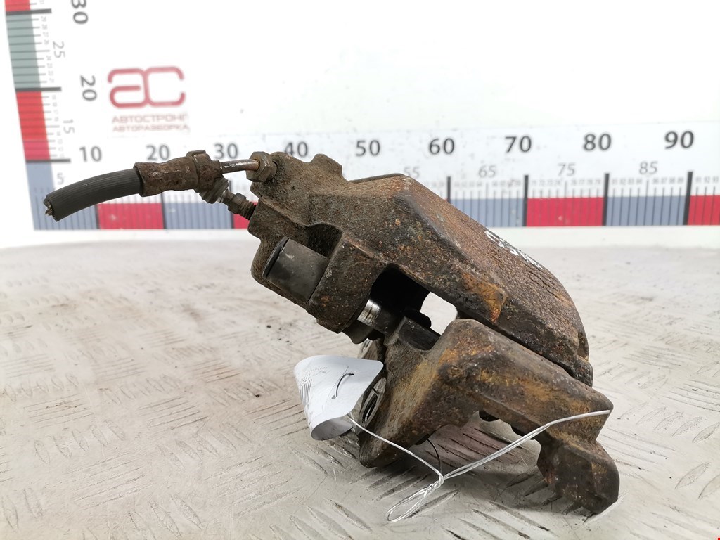 Суппорт передний правый FORD Focus III 2011-2019