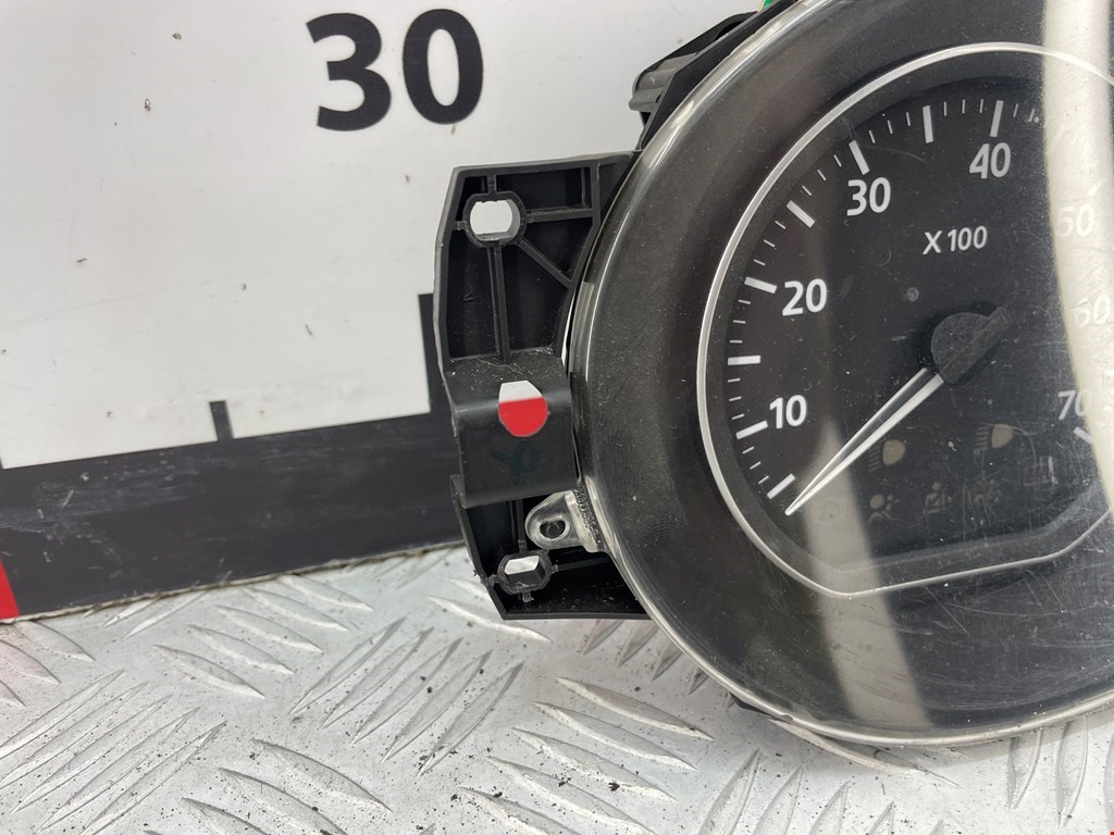 Панель приборов (щиток) DACIA Sandero 2008-2012