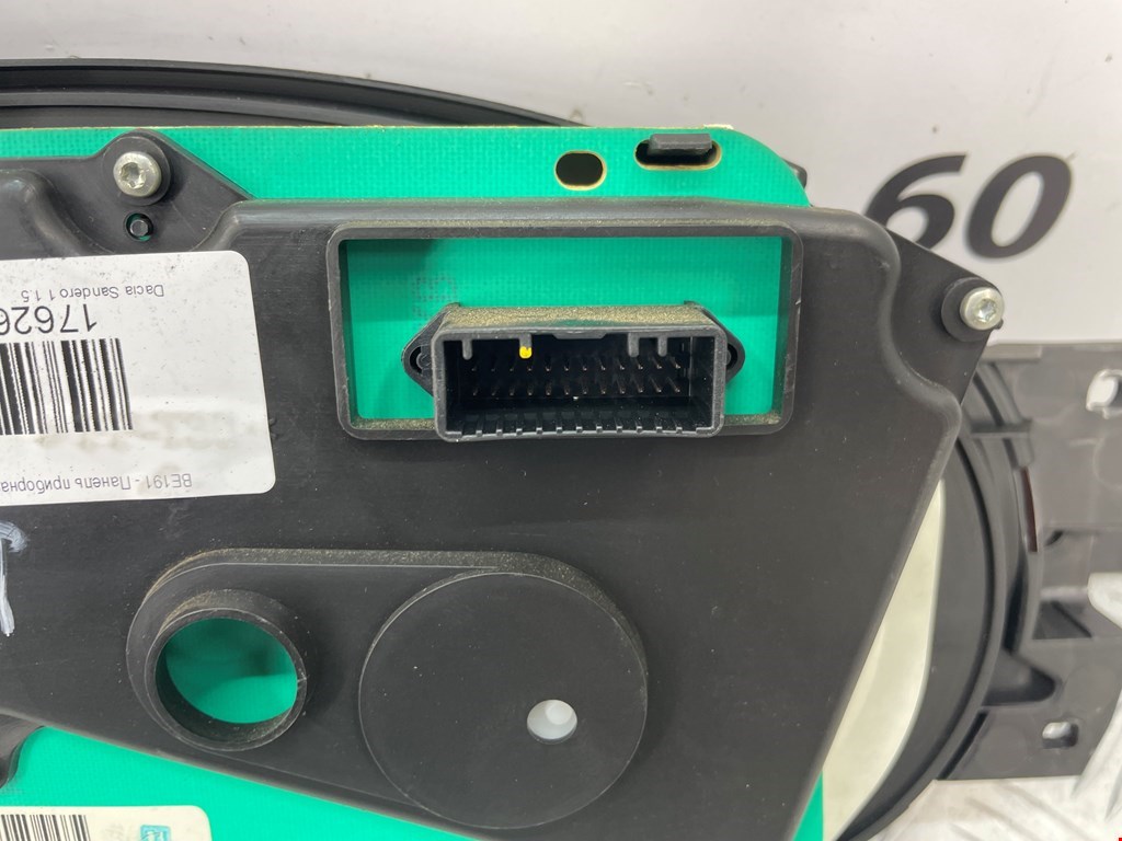 Панель приборов (щиток) DACIA Sandero 2008-2012