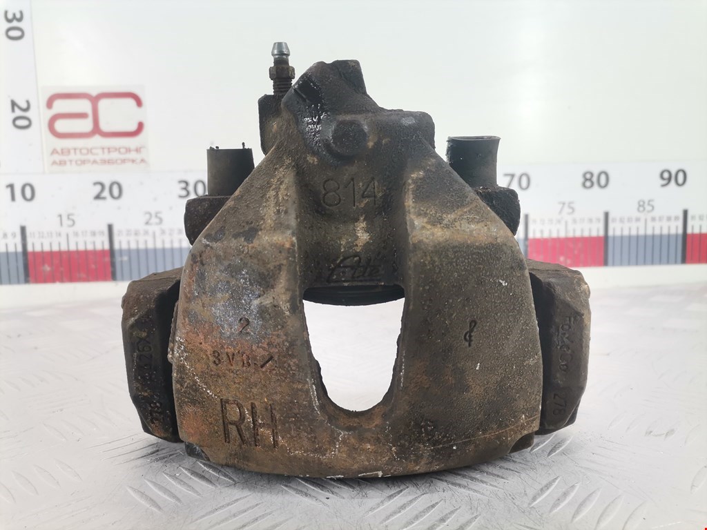 Суппорт передний правый FORD Focus III 2011-2019