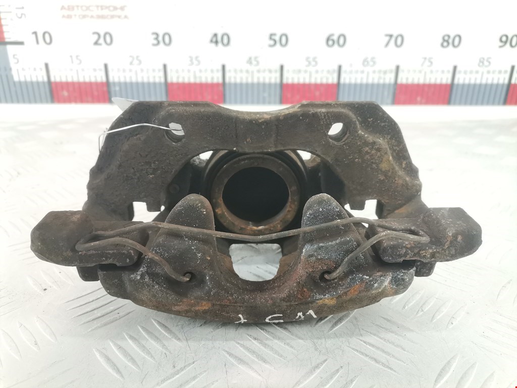 Суппорт передний правый FORD Focus III 2011-2019