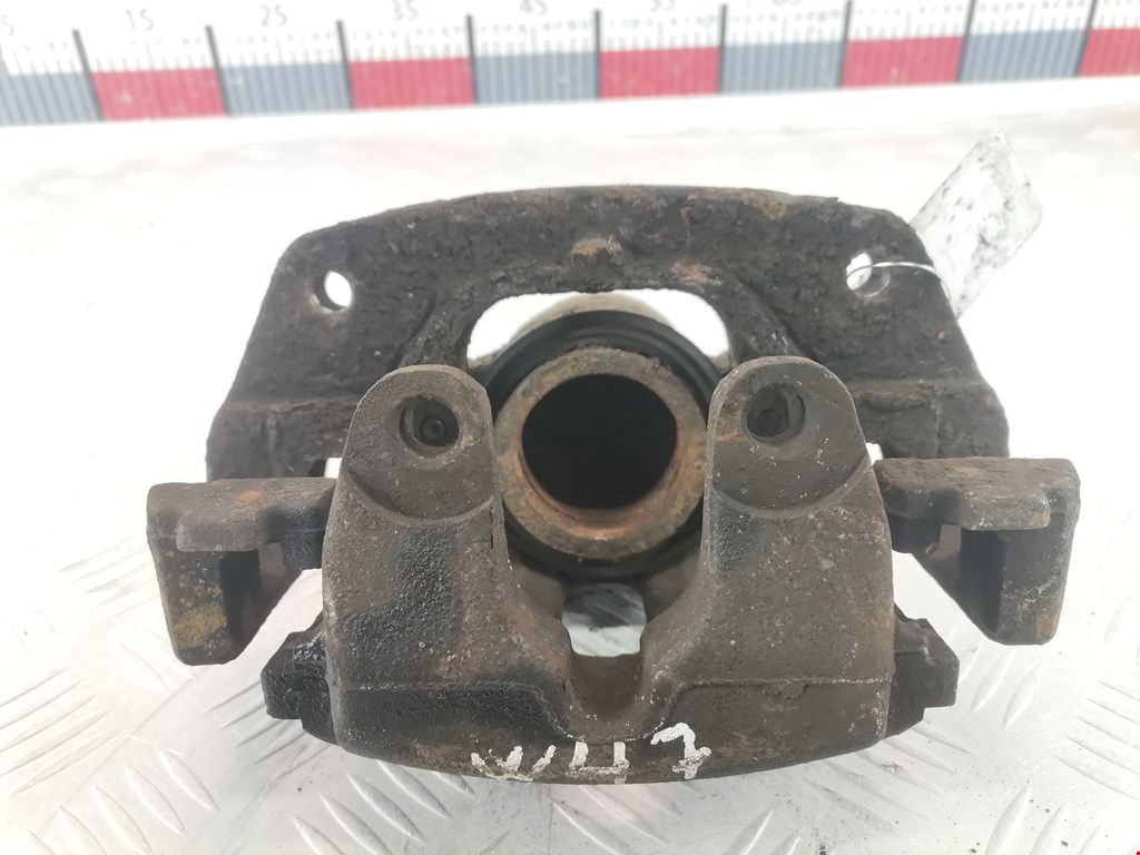 Суппорт передний правый BMW X5 E53 1999-2006