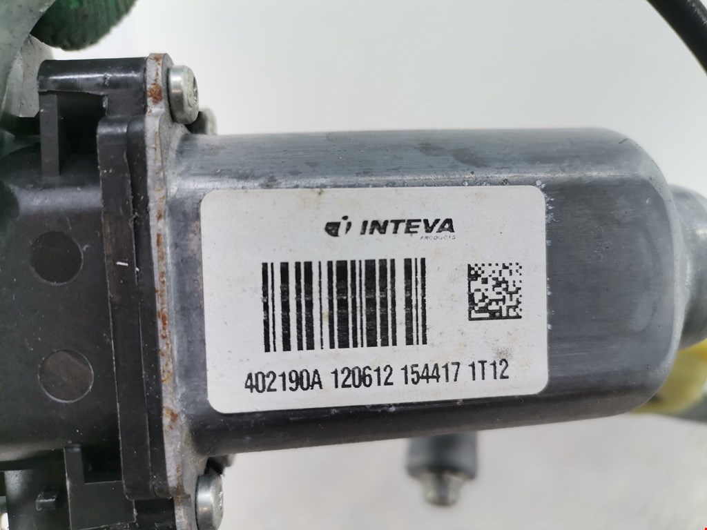 Стеклоподъемник задний правый NISSAN Qashqai J10 2006-2013