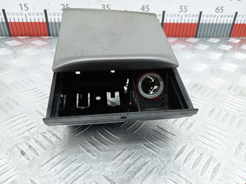 Пепельница передняя VOLKSWAGEN Bora 1998-2005