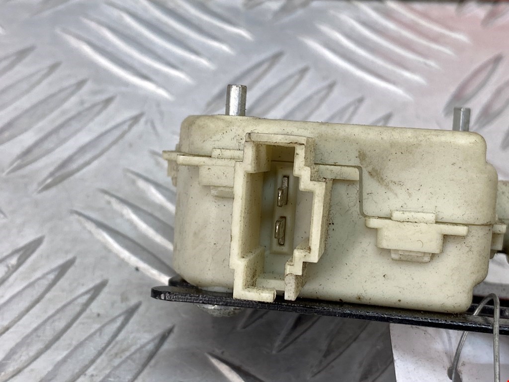 Активатор замка бензобака AUDI TT 8N 1998-2006