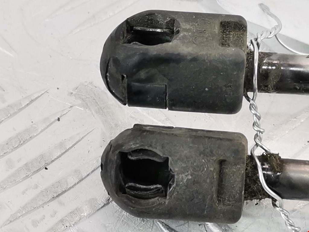 Амортизатор крышки (двери) багажника OPEL Omega B 1994-2004