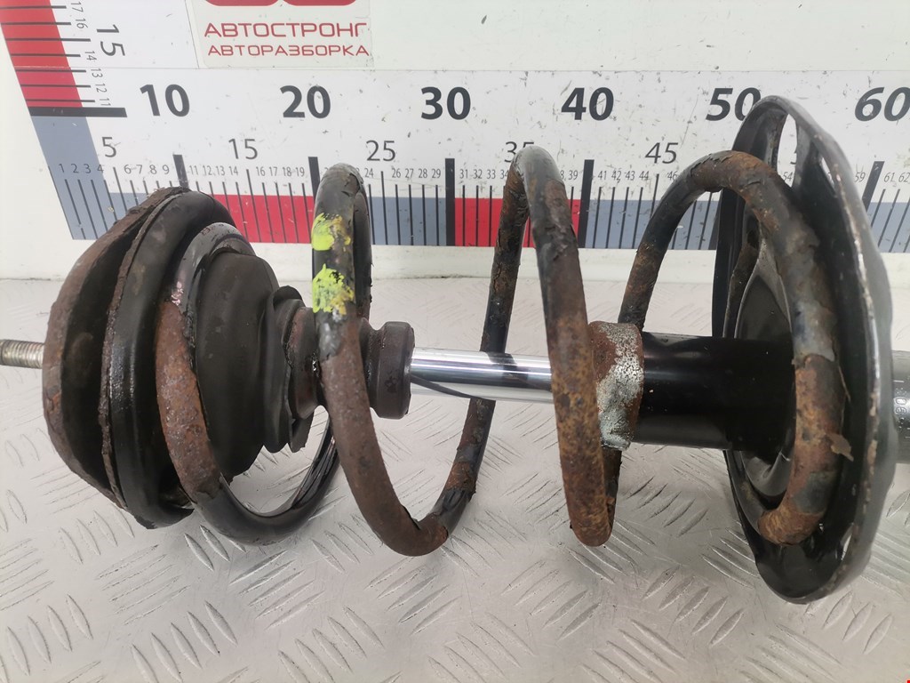 Амортизатор передний правый TOYOTA RAV 4 XA30 2006-2012