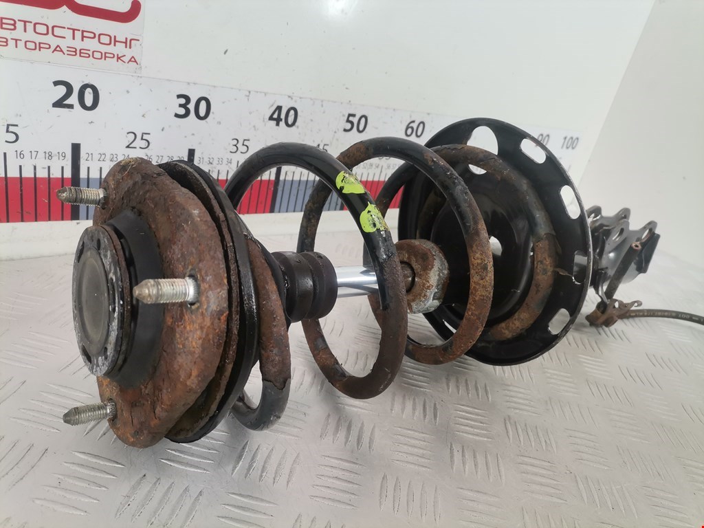 Амортизатор передний правый TOYOTA RAV 4 XA30 2006-2012