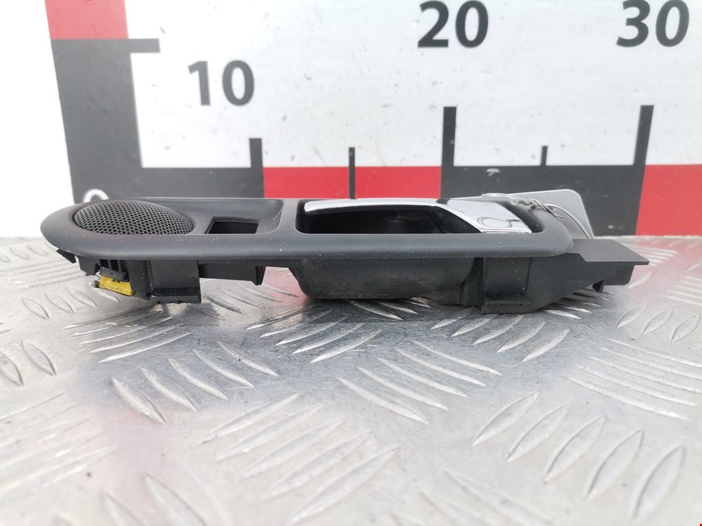 Ручка дверная задняя внутренняя левая VOLKSWAGEN Passat B5 1997-2005