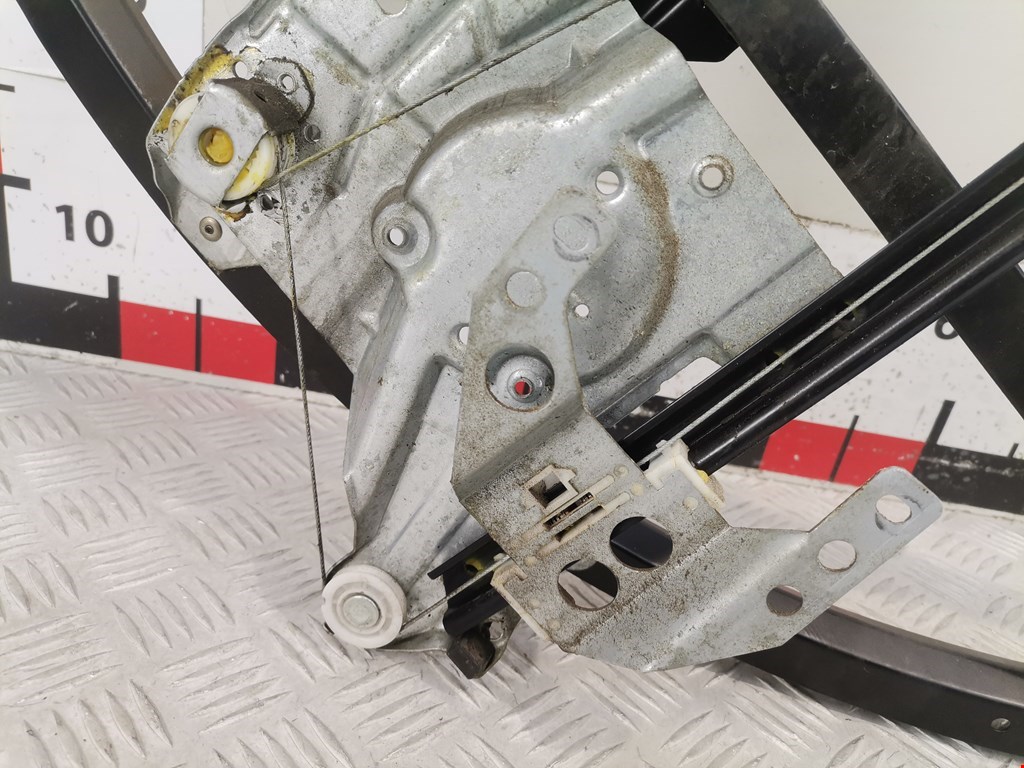 Стеклоподъемник задний левый AUDI A4 B5 1995-2001