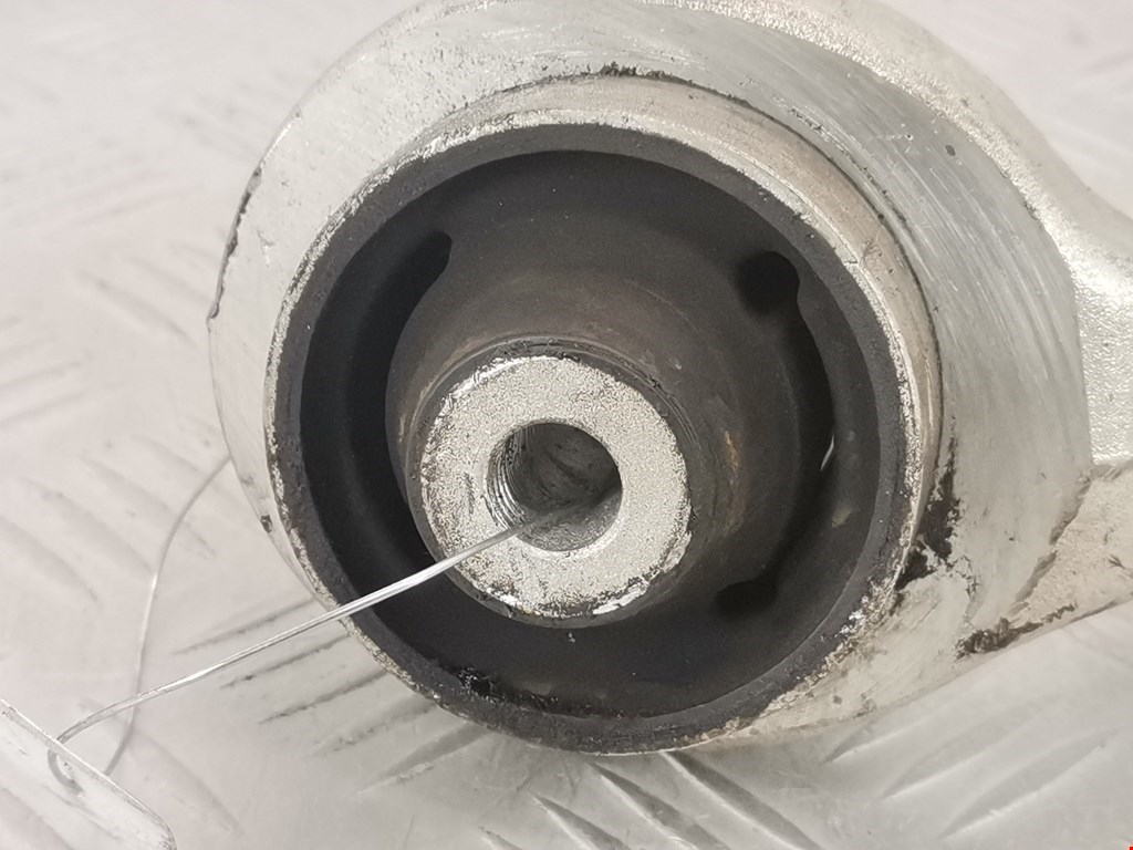 Рычаг передний правый VOLKSWAGEN Passat B5 1997-2005