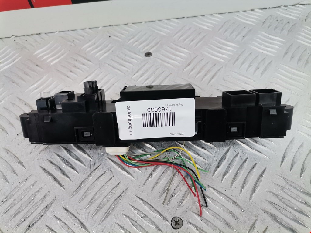 Часы TOYOTA RAV 4 XA30 2006-2012