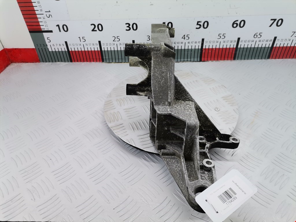 Кронштейн генератора VOLVO XC90 2002-2014