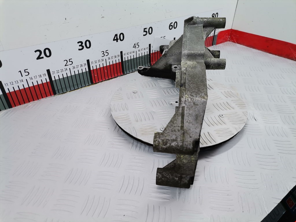 Кронштейн генератора VOLVO XC90 2002-2014