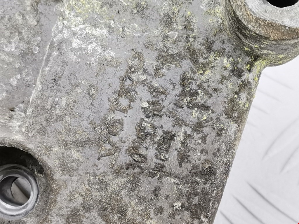 Кронштейн генератора VOLVO XC90 2002-2014