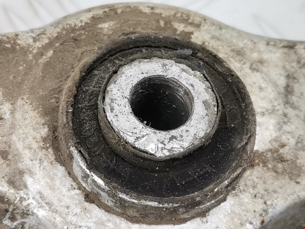 Рычаг передний правый AUDI A4 B5 1995-2001