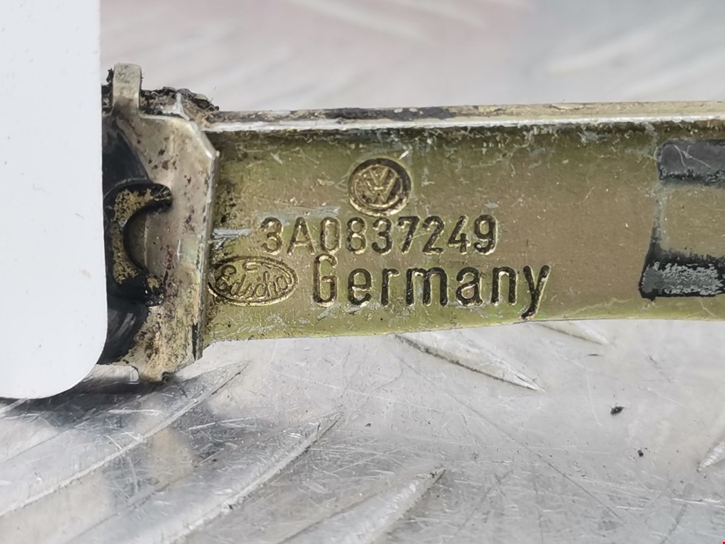 Ограничитель открывания двери VOLKSWAGEN Passat B4 1993-1997