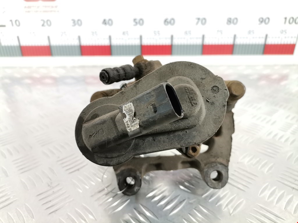 Суппорт задний левый VOLKSWAGEN Passat B6 2005-2011