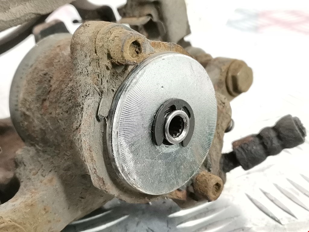 Суппорт задний левый VOLKSWAGEN Passat B6 2005-2011