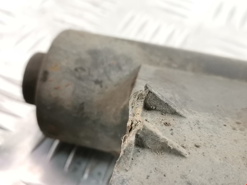 Суппорт задний левый VOLKSWAGEN Passat B6 2005-2011