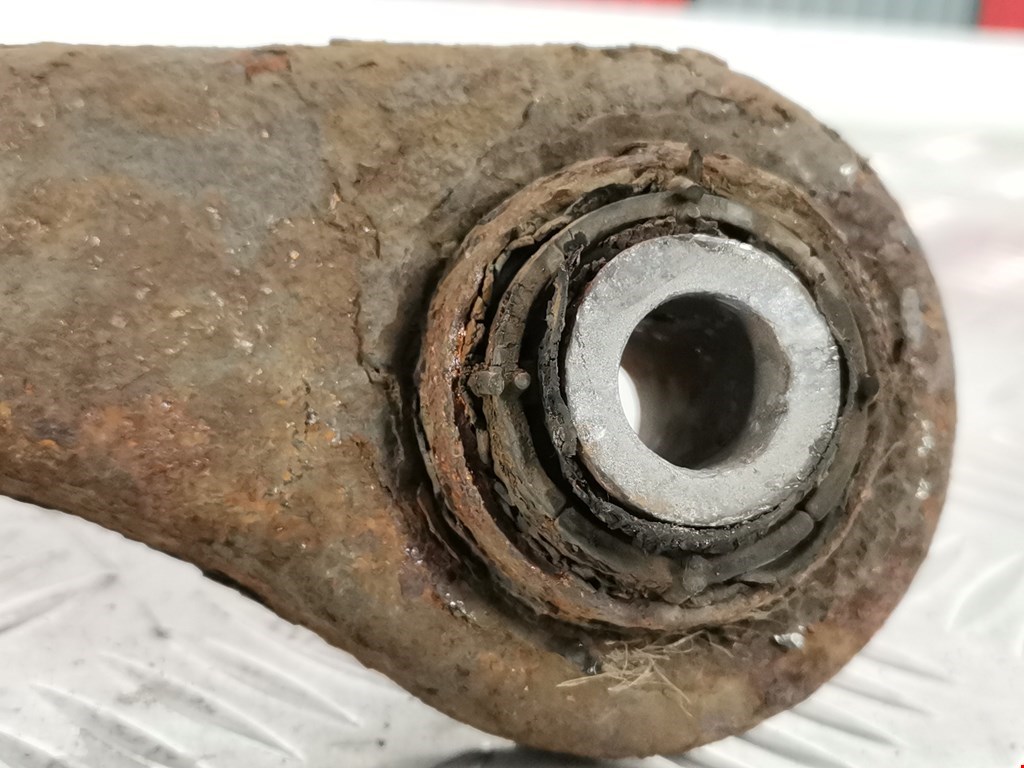 Рычаг задний правый VOLKSWAGEN Passat B6 2005-2011