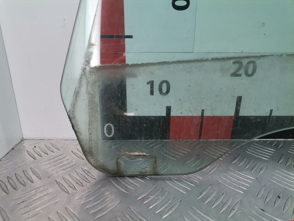 Стекло двери переднее левое MERCEDES-BENZ CLS-Class C219 2004-2010